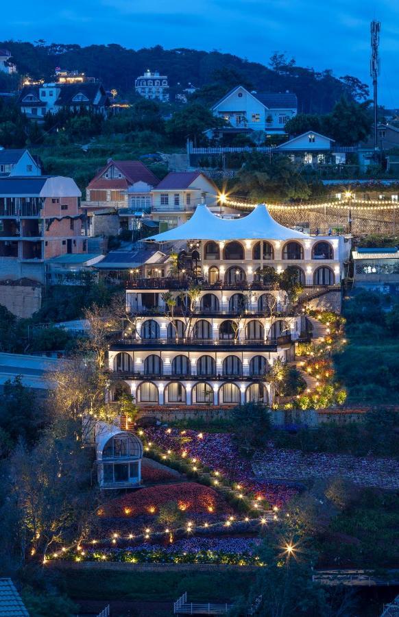 High Town Hotel Dalat Bagian luar foto