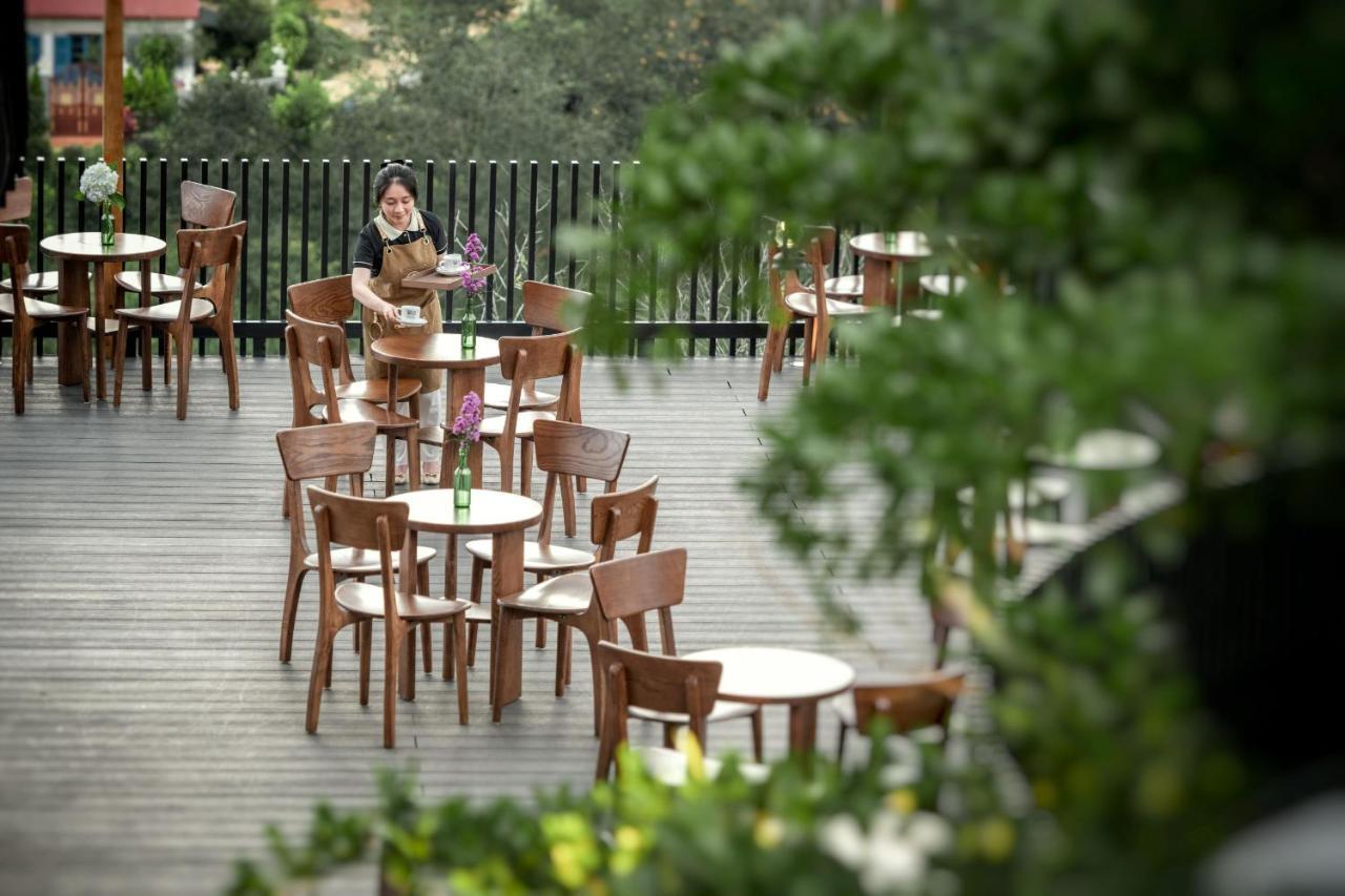 High Town Hotel Dalat Bagian luar foto